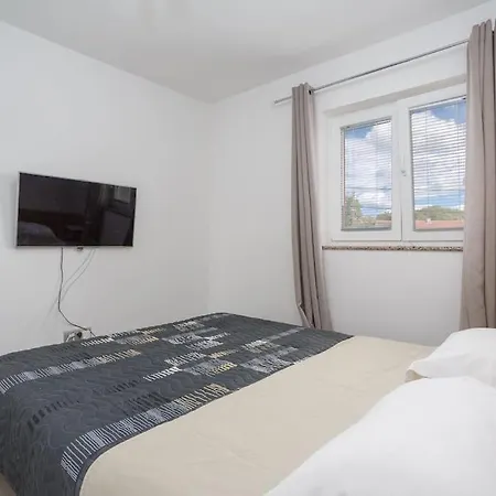 Family Village Апартаменты Vrh (Krk)